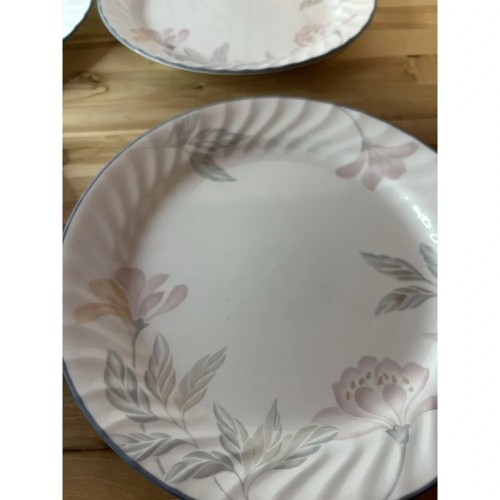 Pink Trio Pattern Corelle by Corning Dinner Plates Set of 7, 10
